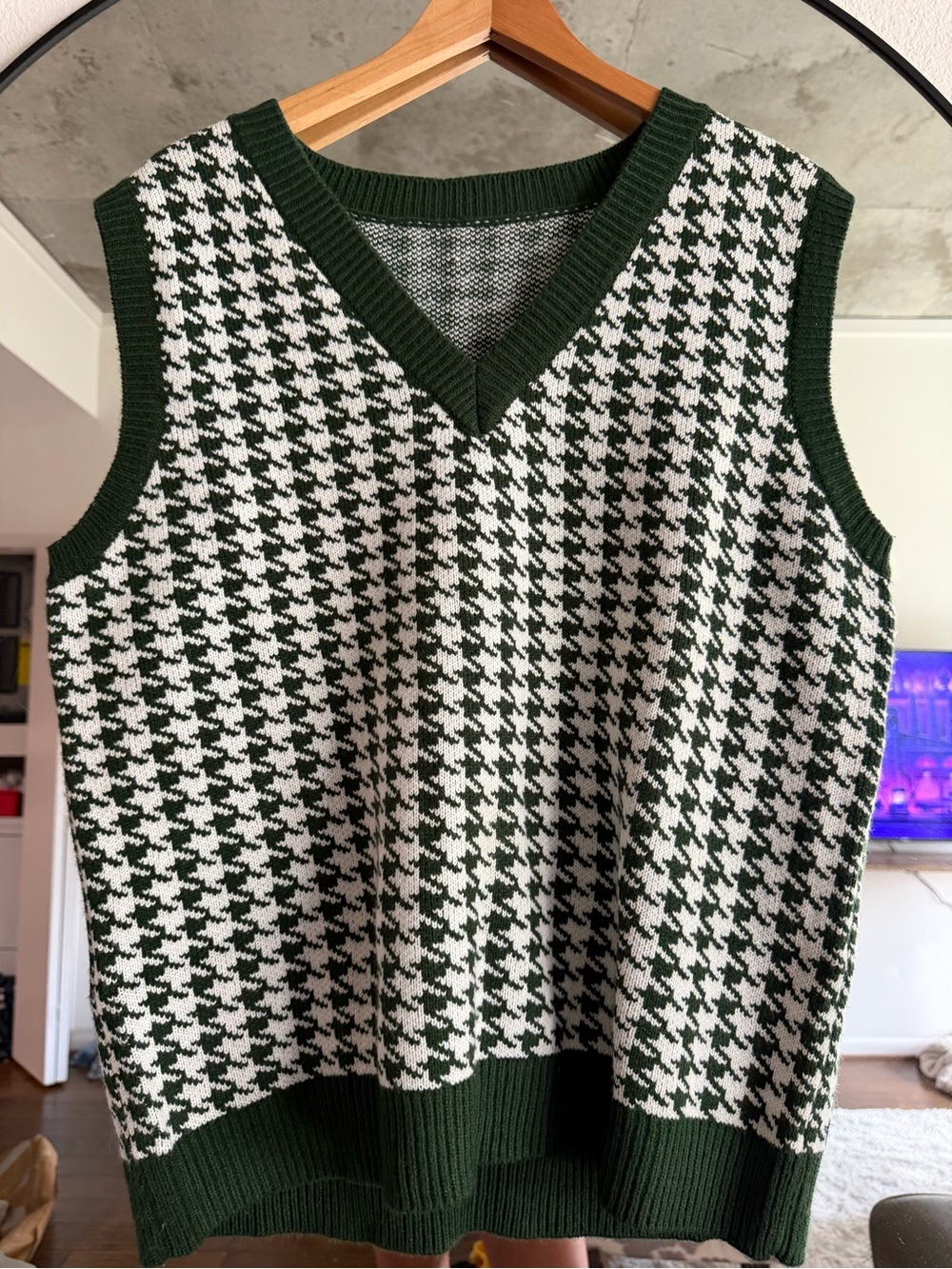 Green and White Houndstooth Knit Vest